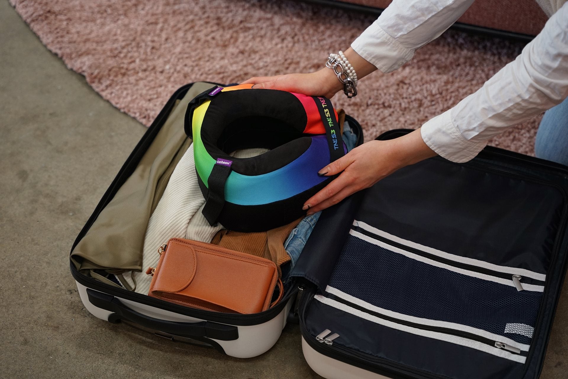 Cabeau Evolution TNE S3 - Multi Color - Amsterdam Nekkussen - Reisartikelen-nl