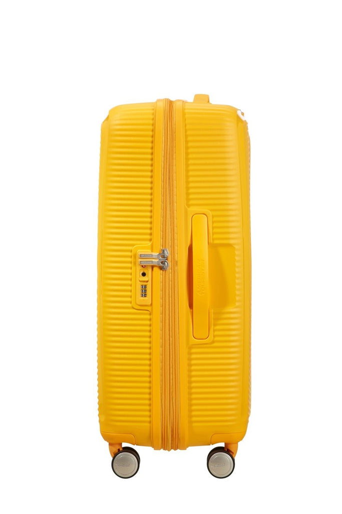 American Tourister Soundbox Spinner 67 cm Golden Yellow Ruimbagage Koffer - Reisartikelen-nl